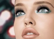 Le maquillage permet d'agrandir les yeux et de souligner les lèvres